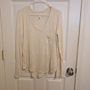 Long sleeve V neck top
